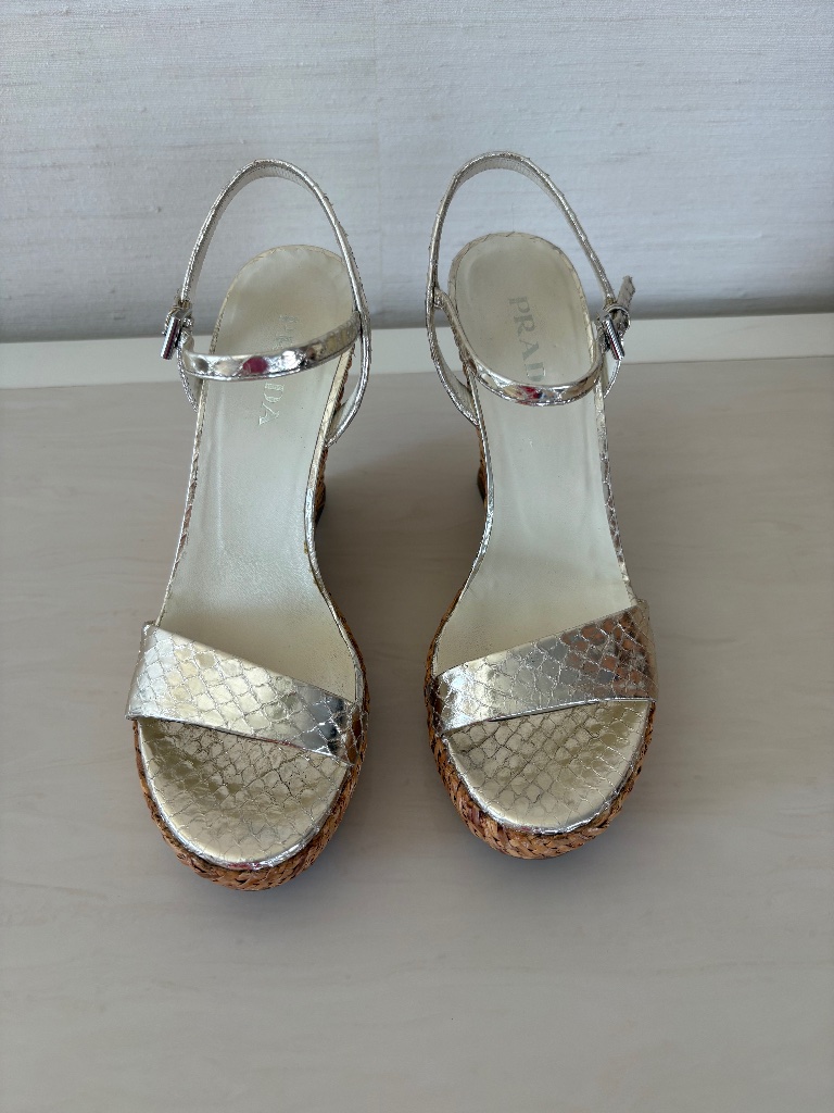 Sandals Python